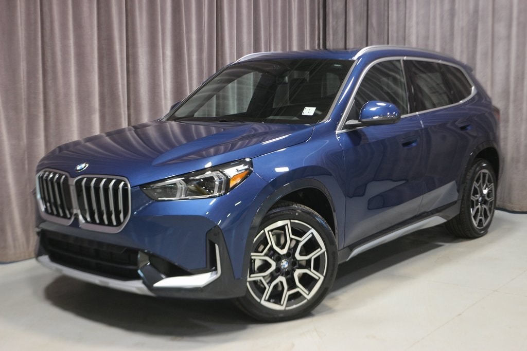2025 BMW X1 28i's photo