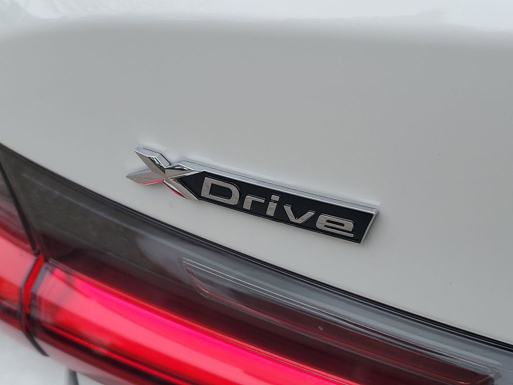 2026 BMW 3 Series 330i - Photo 28