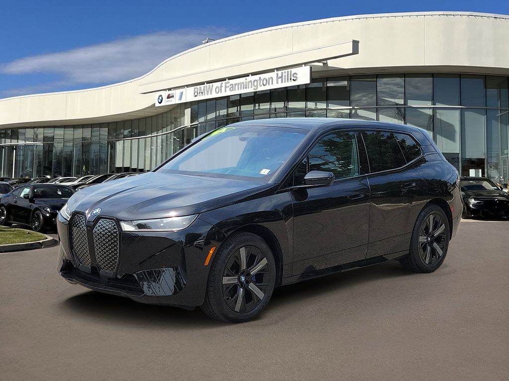 2024 BMW iX xDrive50's photo