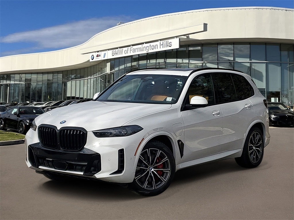 2026 BMW X5 50e's photo
