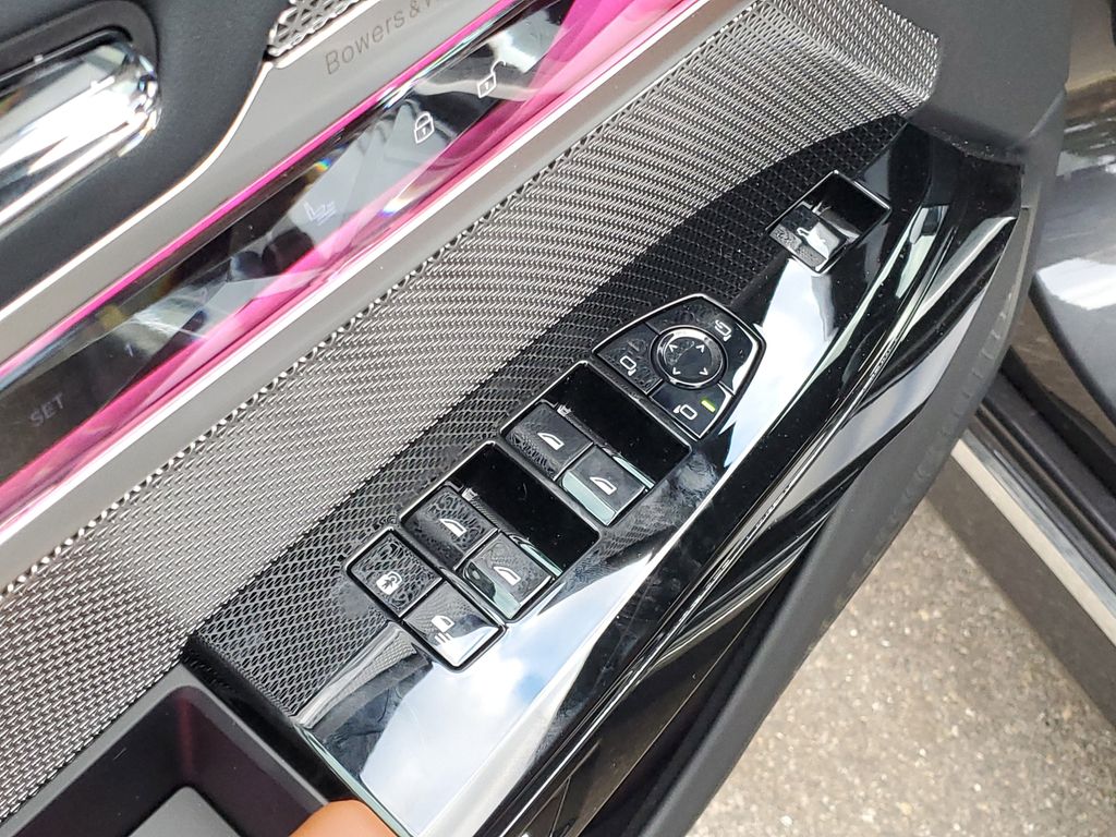2025 BMW i7 50 - Photo 6