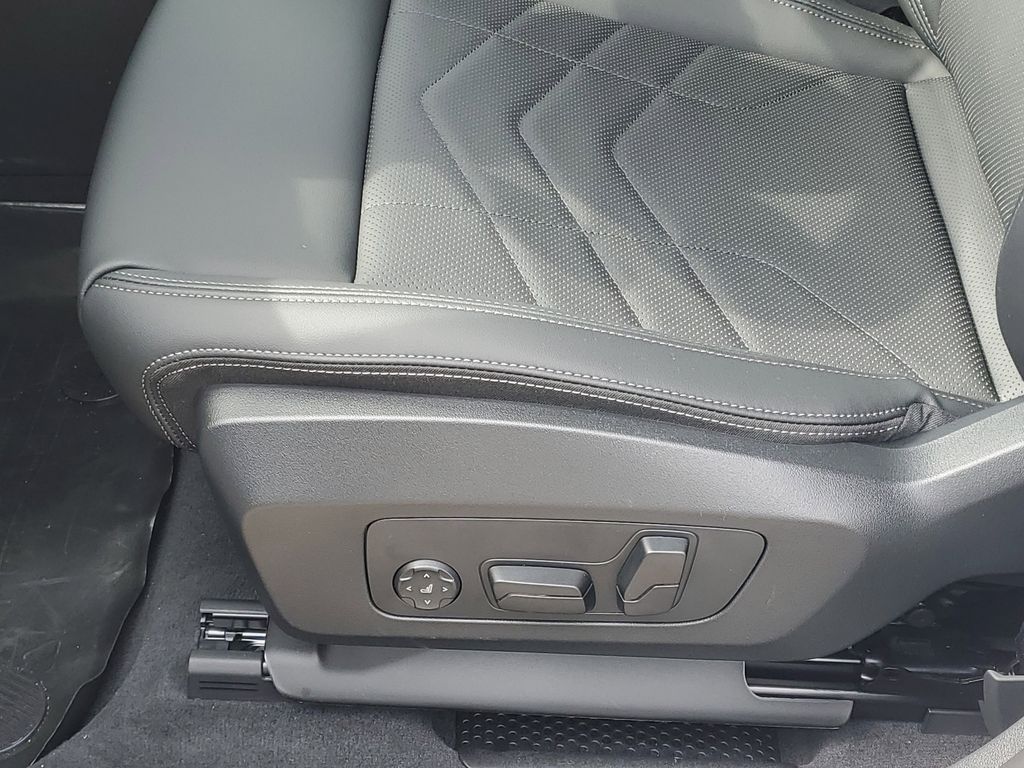 2026 BMW X2 28i - Photo 9