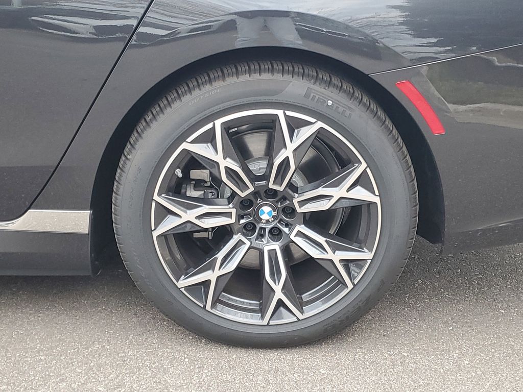 2025 BMW i7 50 - Photo 29