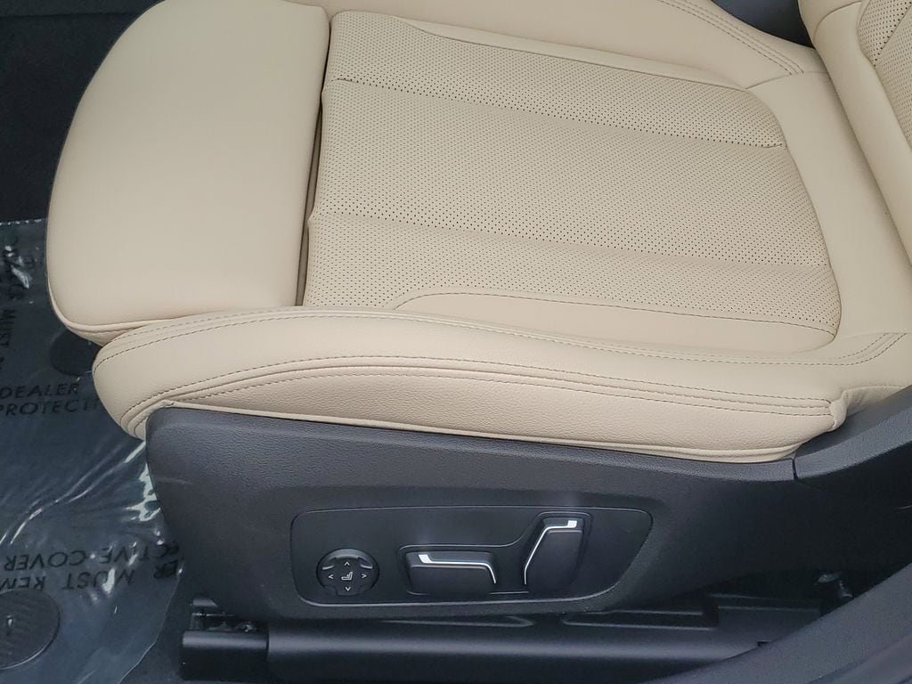 2026 BMW 3 Series 330i - Photo 9