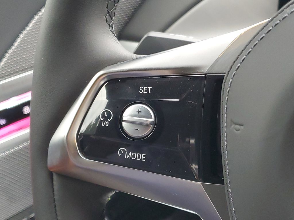 2025 BMW i7 50 - Photo 11