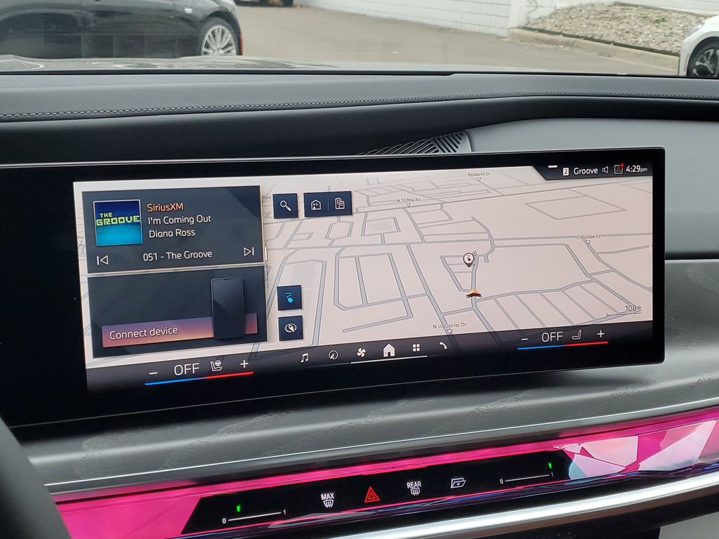 2025 BMW i7 50 - Photo 16