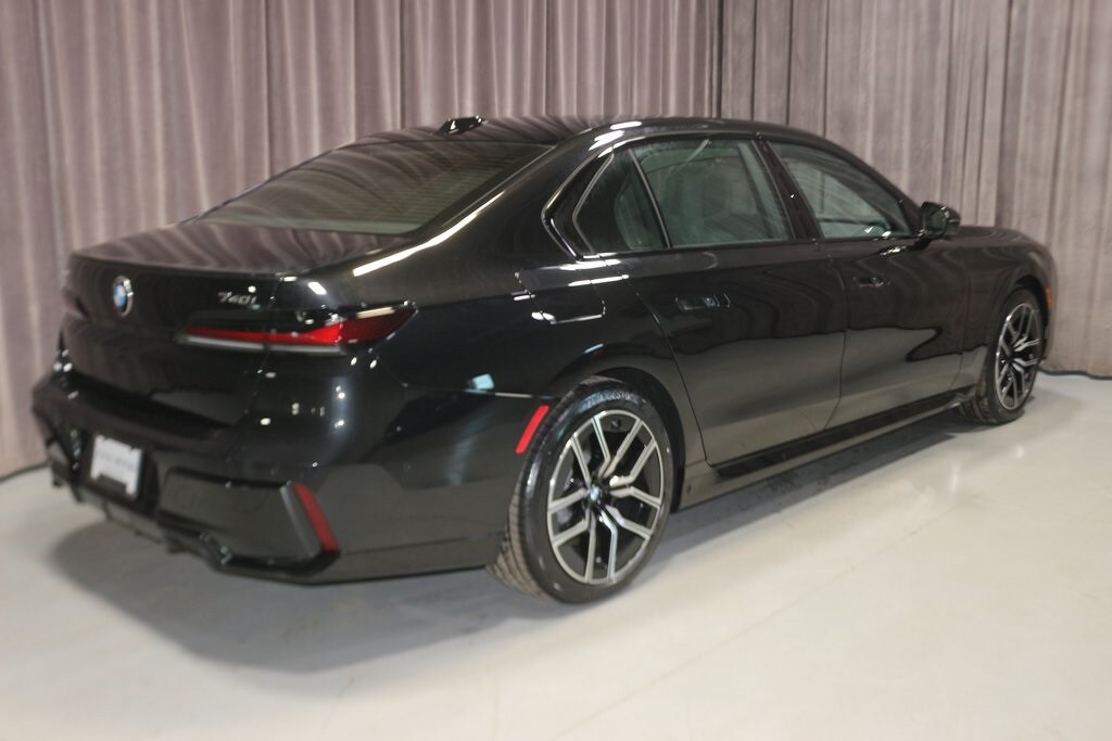 2025 Bmw 740i xDrive photo 3