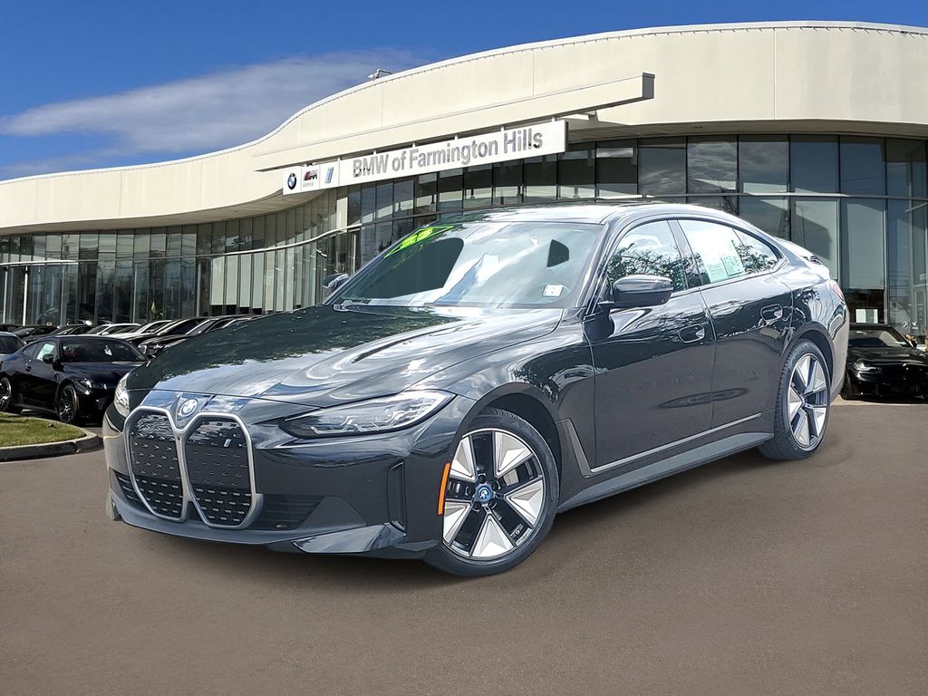 2023 BMW i4 eDrive35's photo