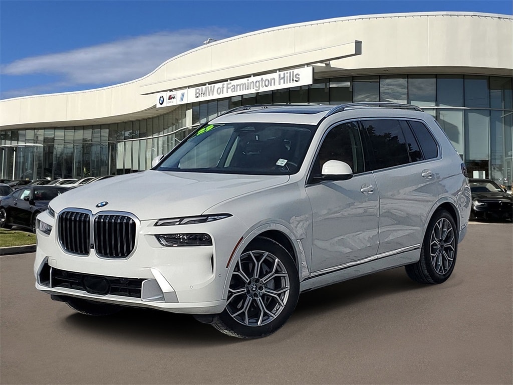 2025 BMW X7 40i's photo