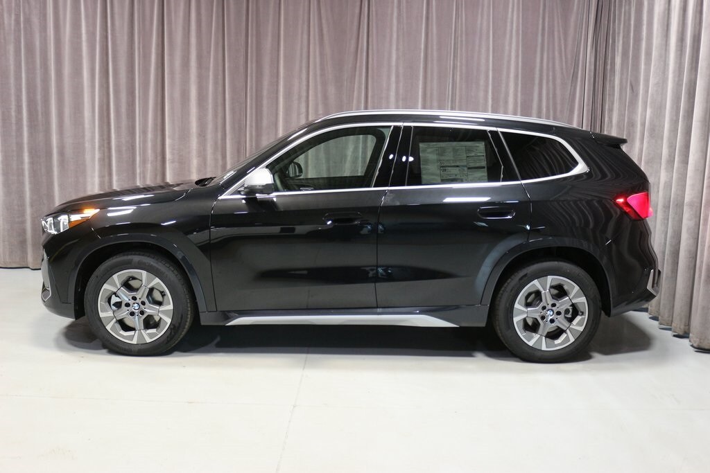 Used 2024 BMW X1 28i with VIN WBX73EF06R5004101 for sale in Farmington, MI