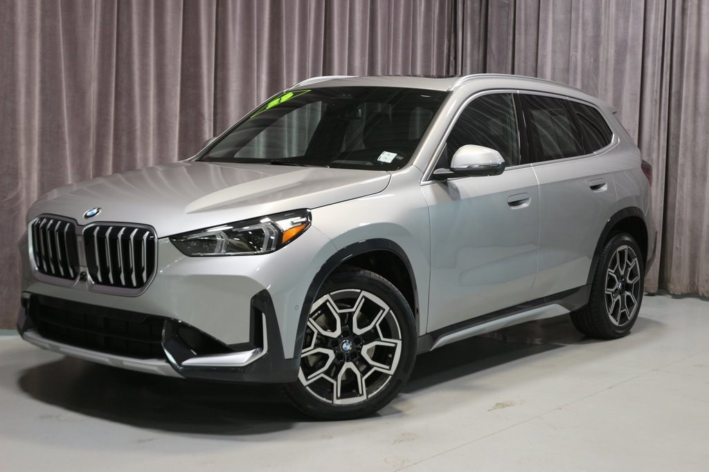 2025 BMW X1 28i's photo