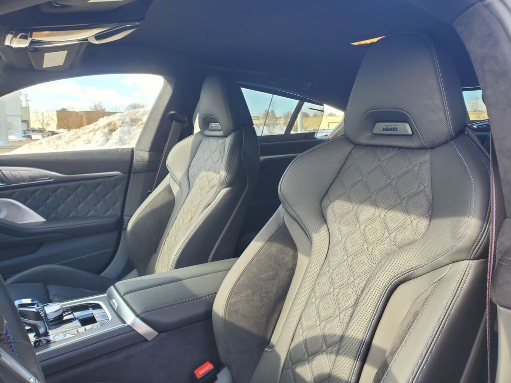 2026 BMW 8 Series M850i - Photo 8