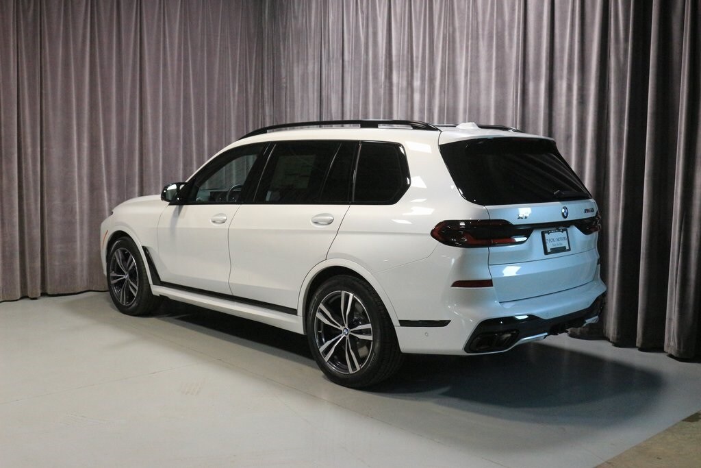 2025 Bmw X7 M60i photo 2