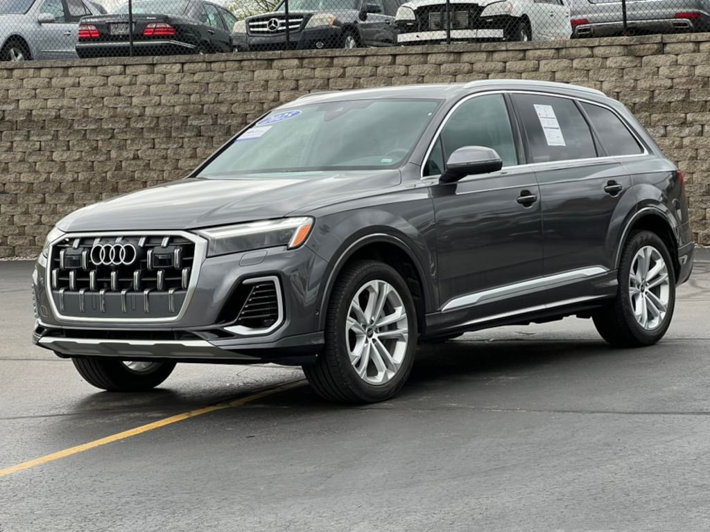 Used 2025 Audi Q7 55 Premium SUV