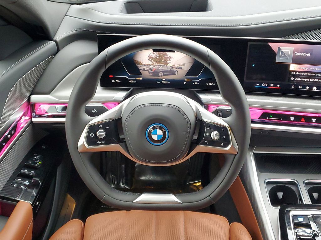 2025 BMW i7 50 - Photo 23