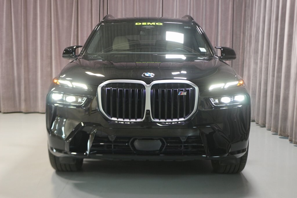 2025 Bmw X7 M60i photo 3