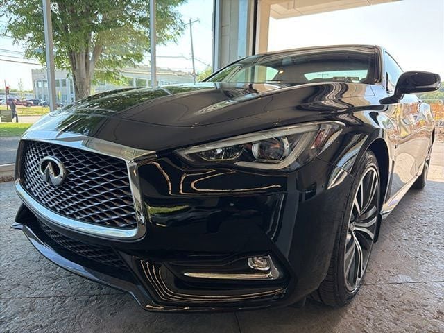 2018 INFINITI Q60 3.0t LUXE AWD's photo