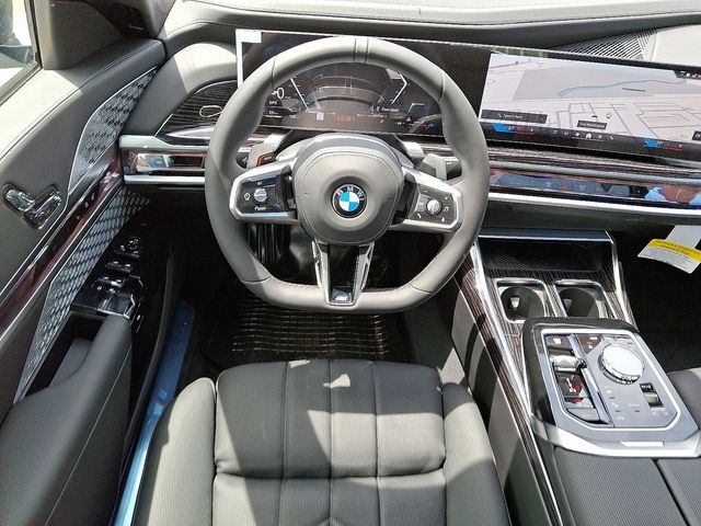 2025 BMW 7 Series 760i - Photo 7