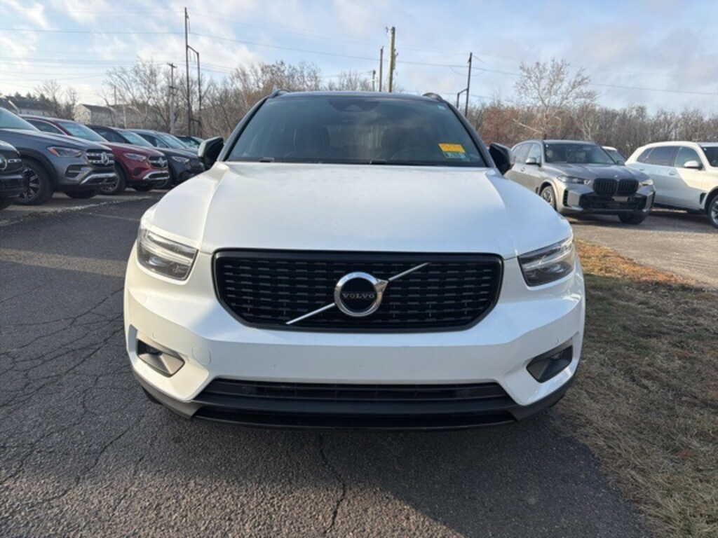 Used 2020 Volvo XC40 T5 R-Design SUV