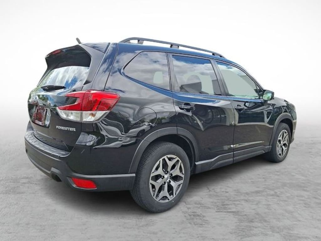Used 2023 Subaru Forester Premium SUV