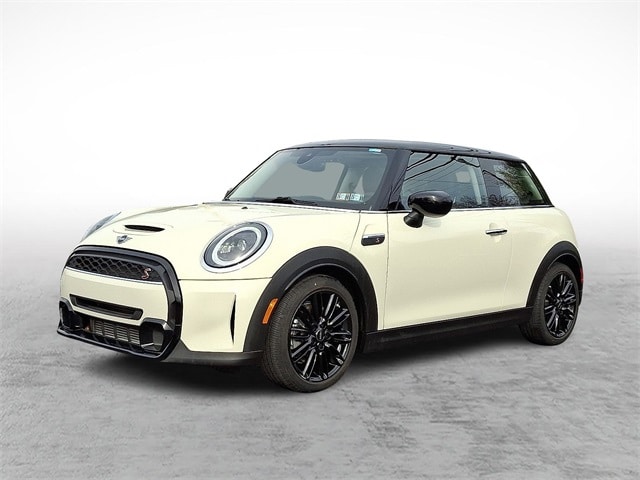 2023 MINI 3 Door S's photo