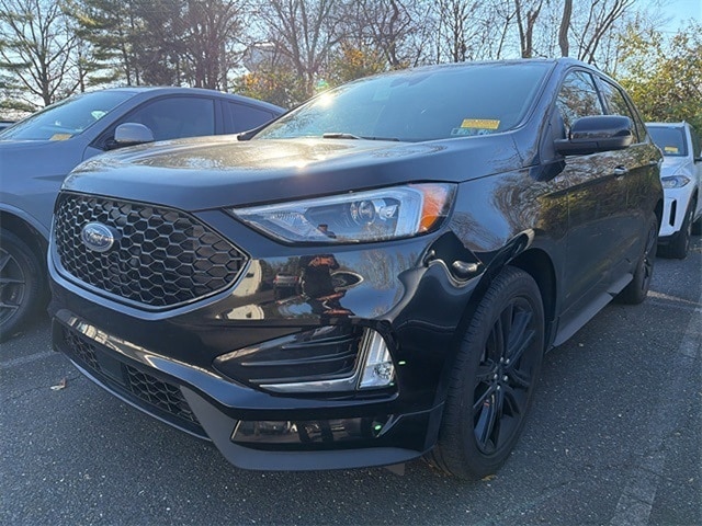 2023 Ford Edge ST-Line's photo