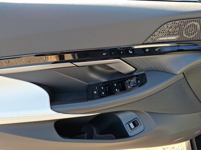 2026 BMW 5 Series 530i - Photo 12