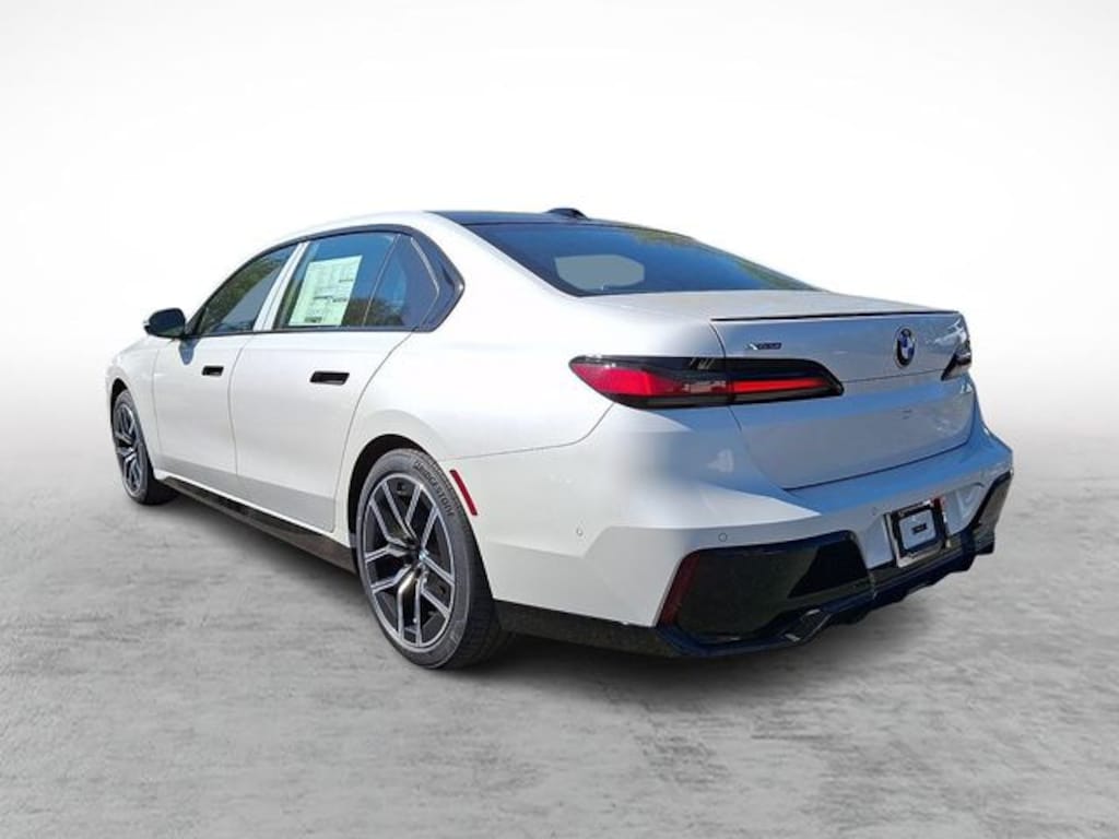 New 2026 BMW 740i xDrive Sedan