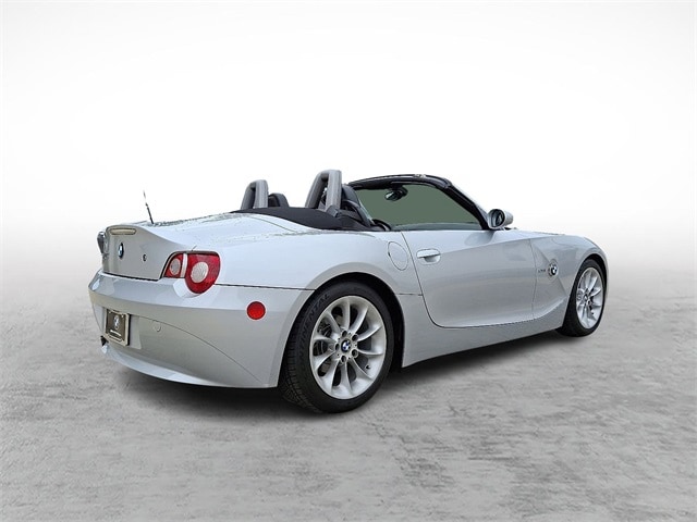 Used 2005 BMW Z4 2.5 with VIN 4USBT33575LR70307 for sale in Fort Washington, PA