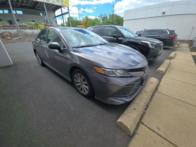 2019 Toyota Camry 2.5 Auto LE's photo