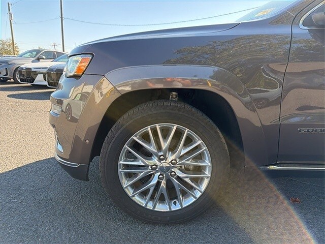 2017 Jeep Grand Cherokee Summit photo 4