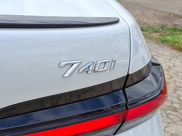 2026 BMW 7 Series 740i - Photo 21