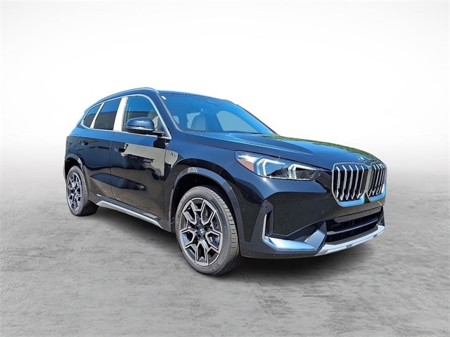 2025 BMW X1 28i's photo