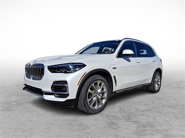 2022 BMW X5 45e's photo