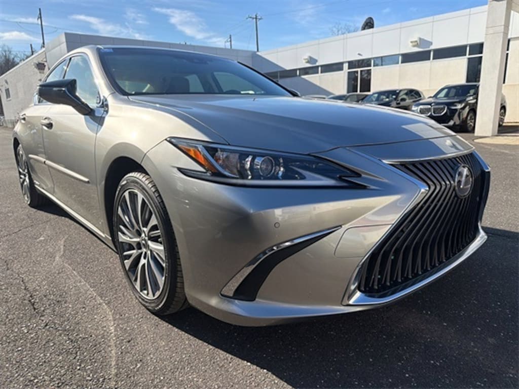 Used 2019 Lexus ES 300h Premium Sedan