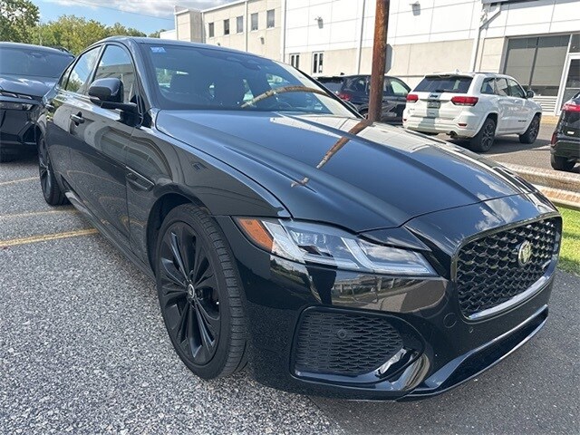 2024 Jaguar XF P300 R-Dynamic SE photo 3