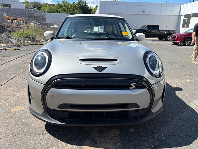 Used 2024 MINI Hardtop 2 Door SE with VIN WMW13DJ04R2U81600 for sale in Fort Washington, PA