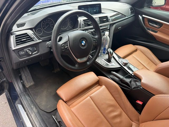 2017 BMW 3 Series 330i xDrive Sedan's photo