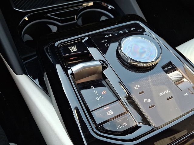 2026 BMW 5 Series 530i - Photo 14