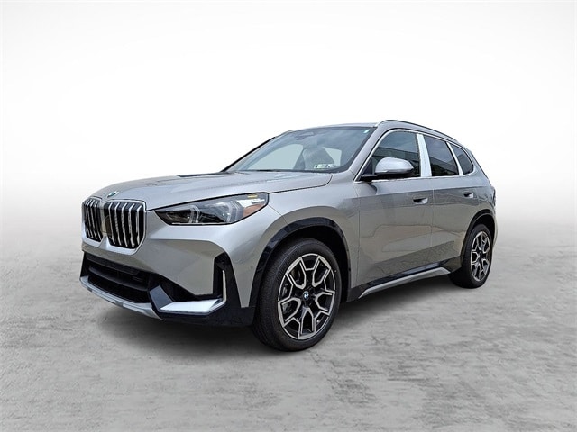 2025 BMW X1 28i's photo