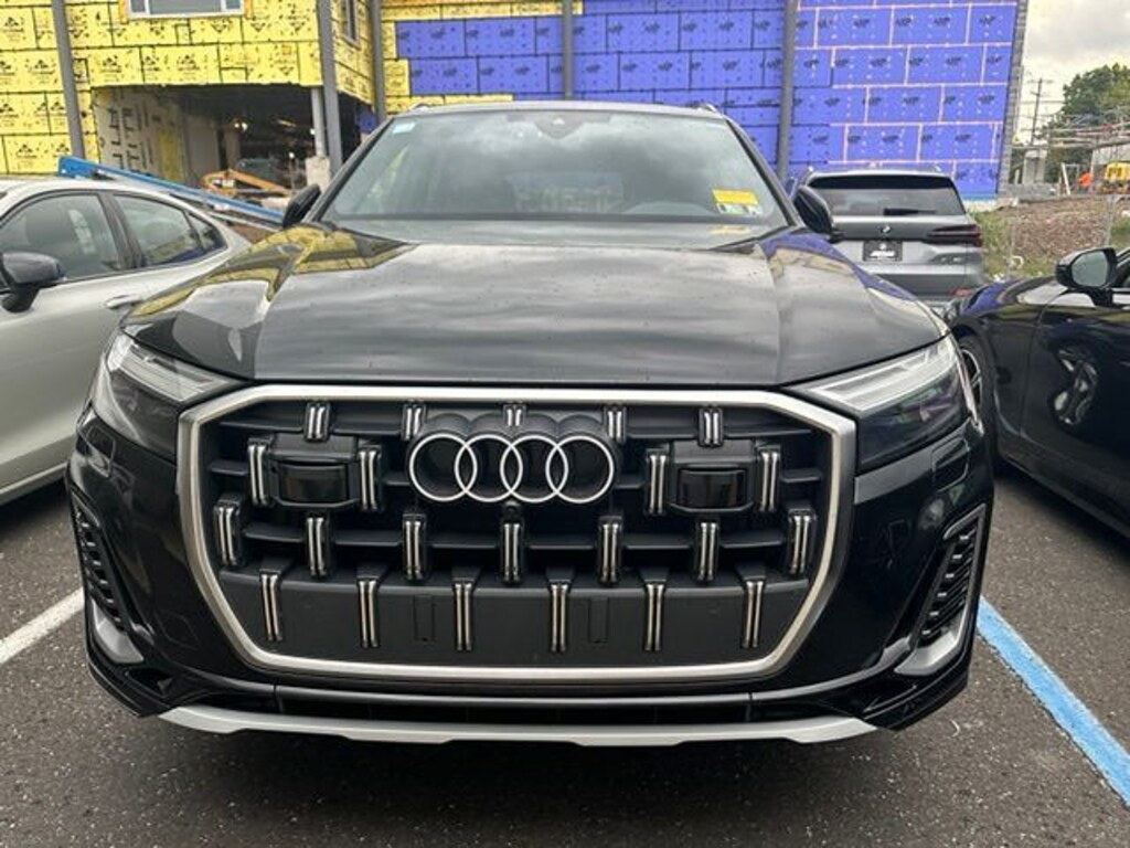 Used 2025 Audi Q7 55 Premium SUV