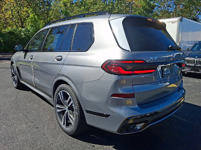 New 2027 BMW X7 xDrive40i SUV