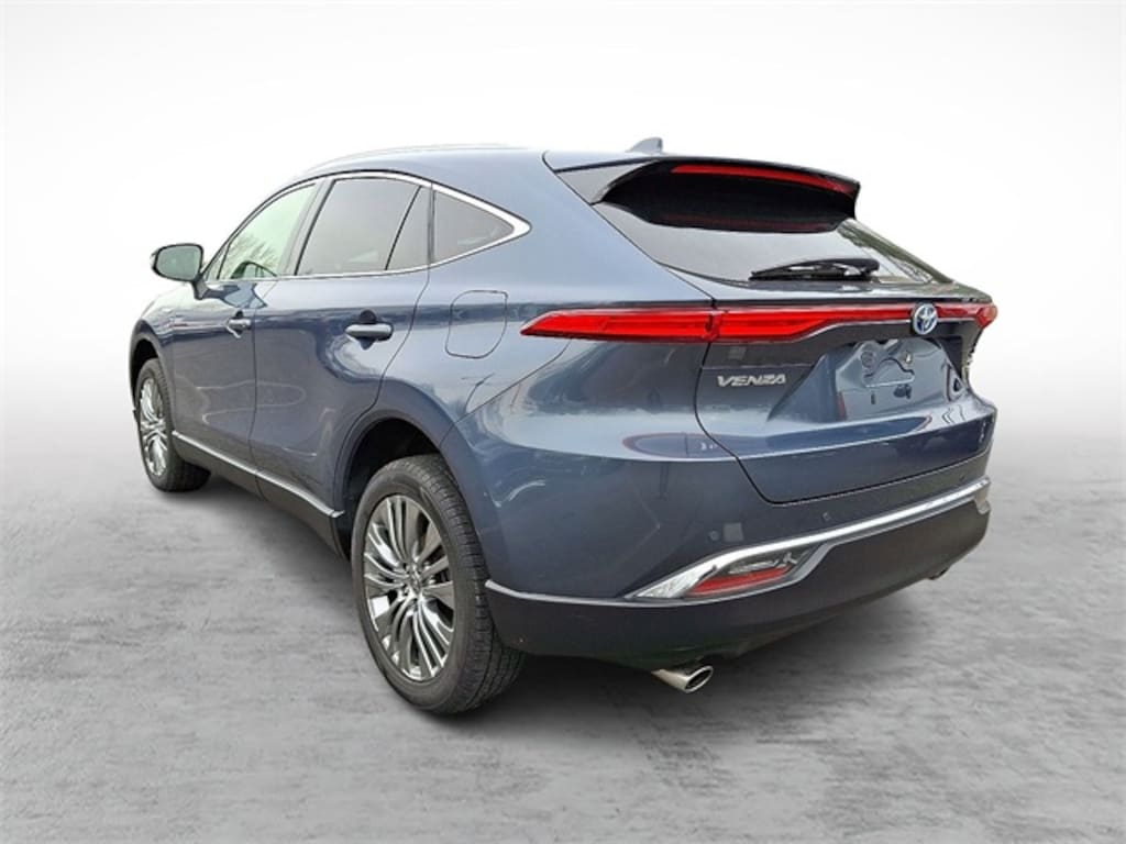 Used 2021 Toyota Venza LE SUV