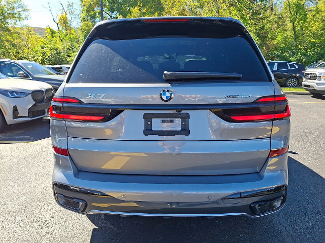 New 2027 BMW X7 xDrive40i SUV