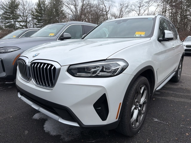 2022 BMW X3 30i's photo