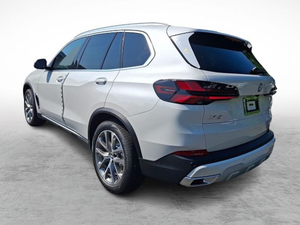 New 2026 BMW X5 PHEV xDrive50e SUV