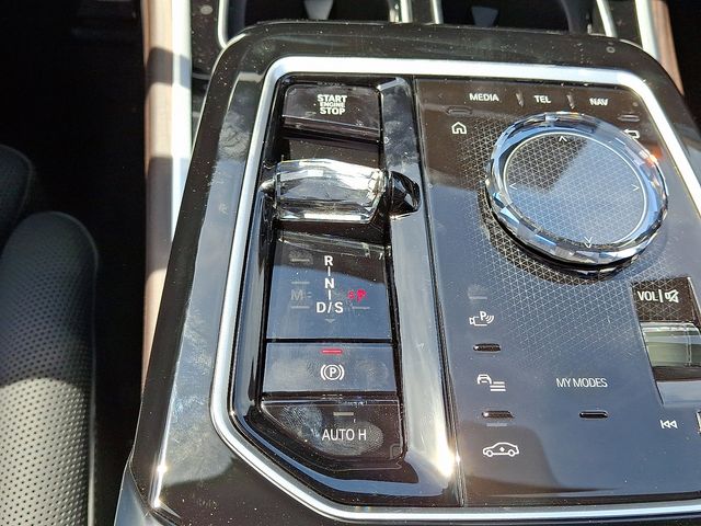 2025 BMW 7 Series 760i - Photo 11