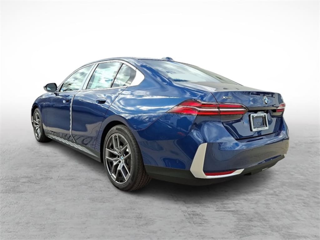 New 2026 BMW 530i xDrive Sedan