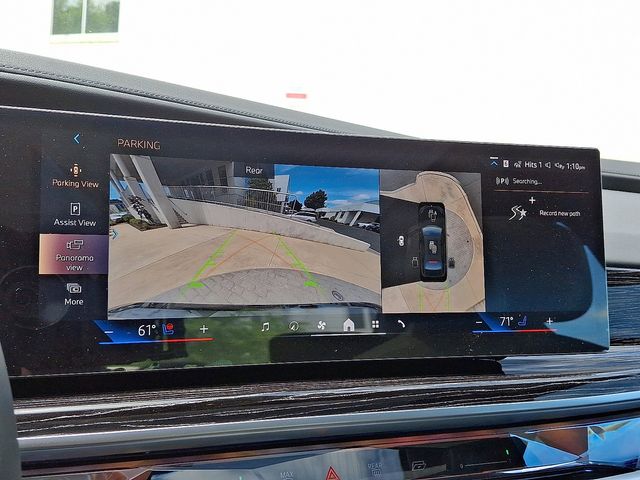 2025 BMW 7 Series 760i - Photo 13