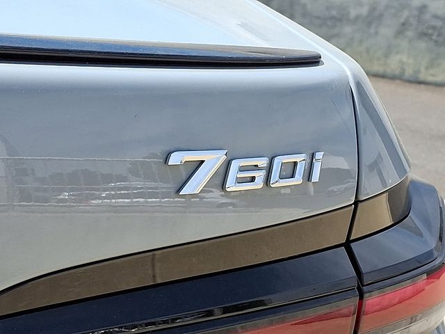 2025 BMW 7 Series 760i - Photo 21